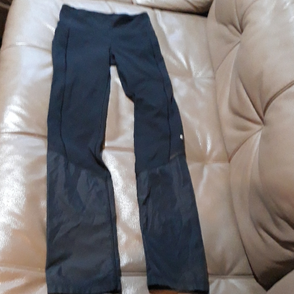 Lululemon leggings, water resistant bottoms.